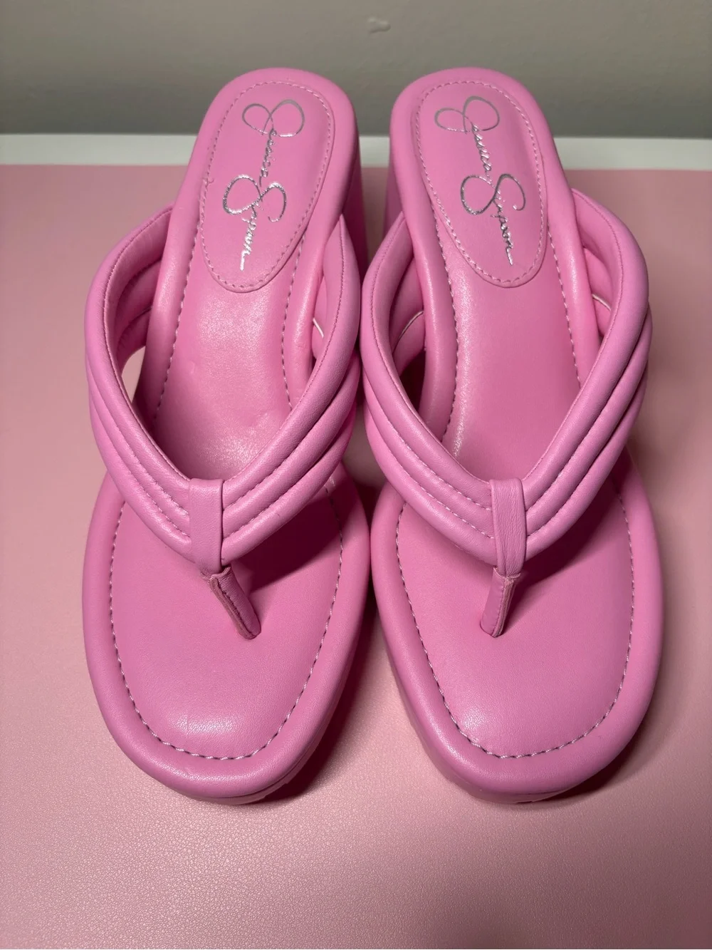 Jessica Simpson bold flip
